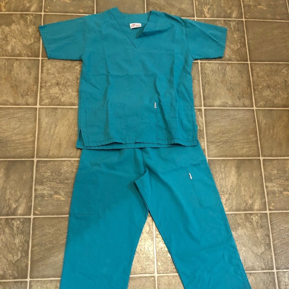Genny's Uniforms Scrub Top & Pants Set Turquoise